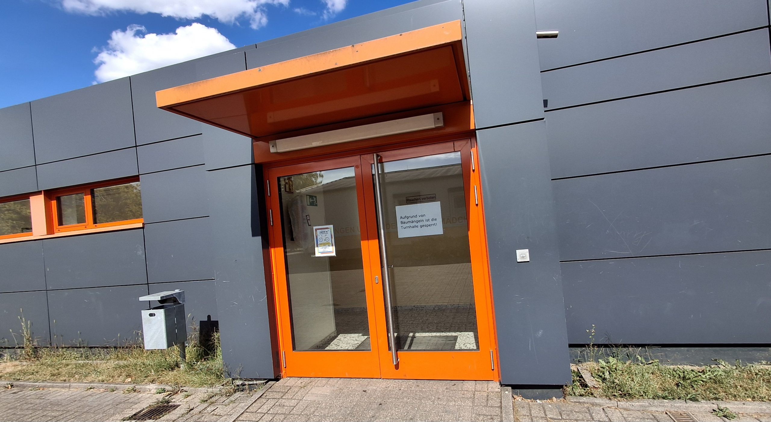 Sperrung der Sporthalle an der WBG