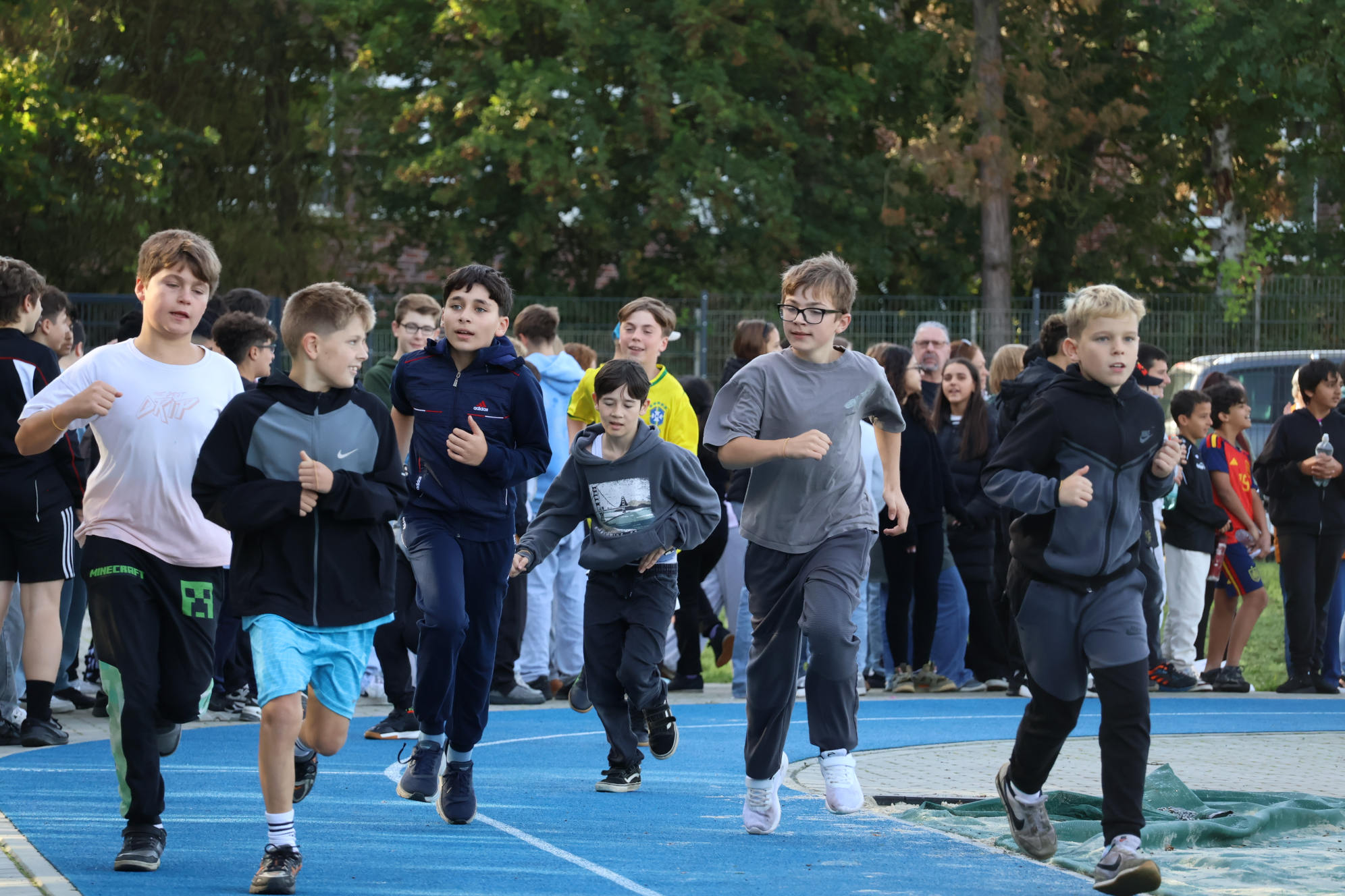 Sponsorenlauf: Runden drehen für einen guten Zweck